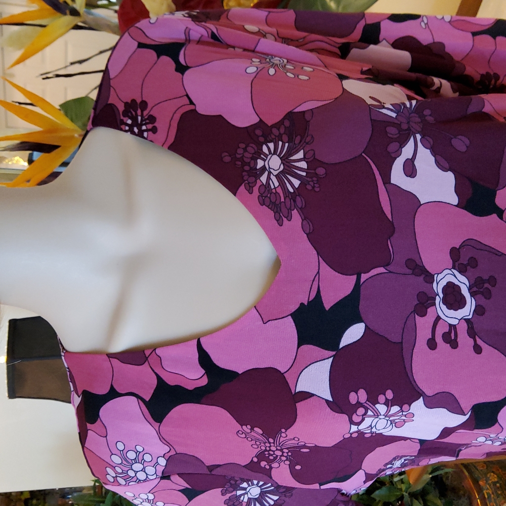 Floral Top - Picture 4 of 10